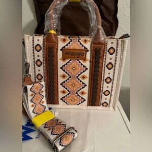 NWT Wrangler Women's Tan and Cream Geometric Western Tote and/orShoulder Bag